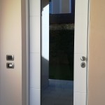 Porta blindata vetrata, classe 3, Uw 1,4 idonea per recupero energetico